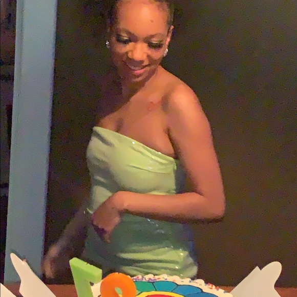 Lime sequin dress - Picture 2 of 3